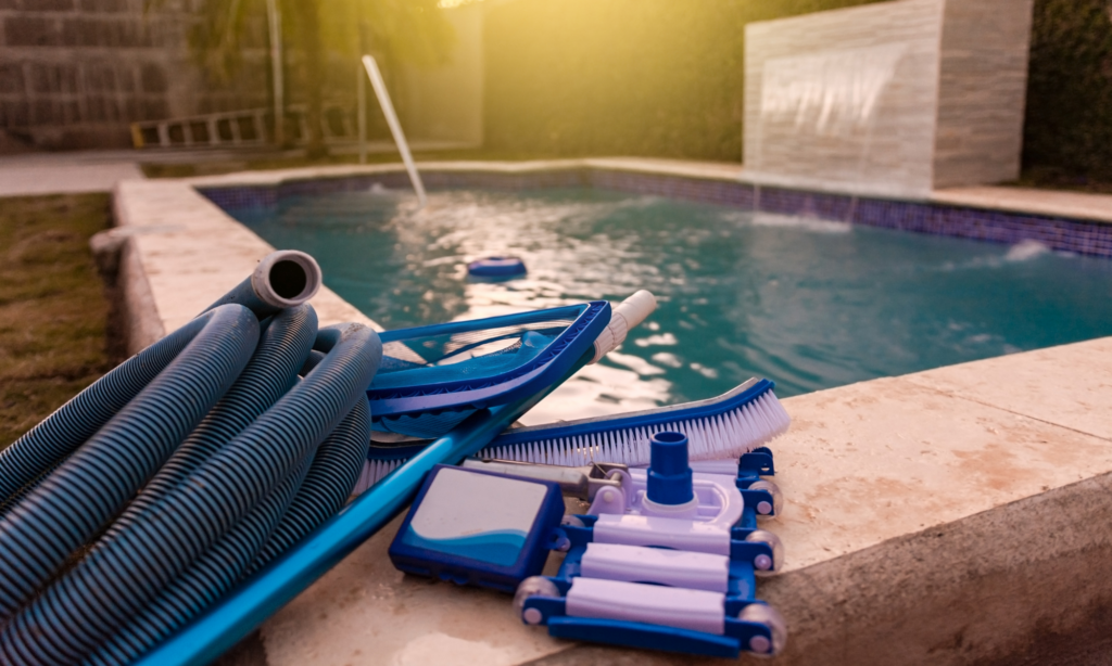 Limpieza y puesta a punto de piscinas privadas y comunitarias en Madrid
